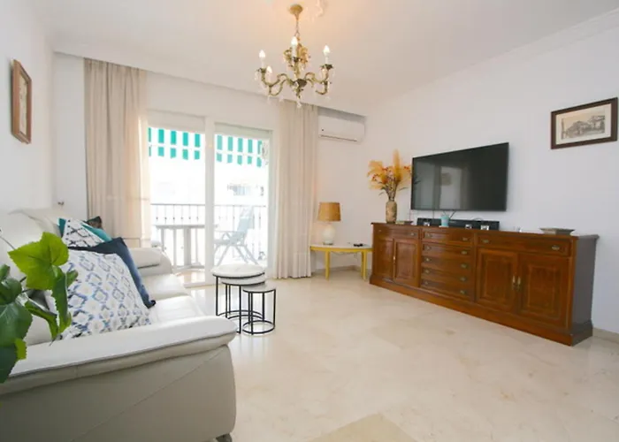 Amplio Con Piscina * Фуенхірола