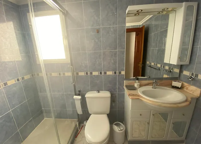 Amplio Con Piscina Фуенхірола