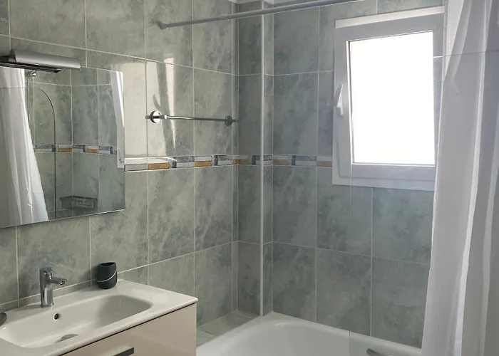 Amplio Con Piscina * Фуенхірола