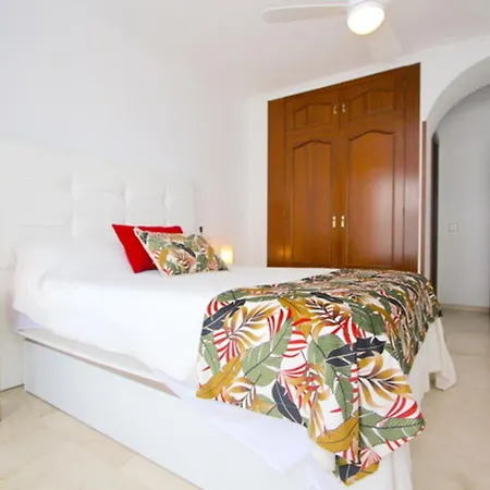 Apartamento Amplio Con Piscina