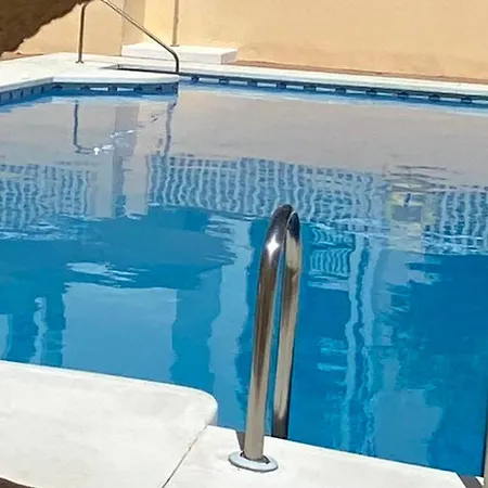 Amplio Con Piscina Lejlighed *