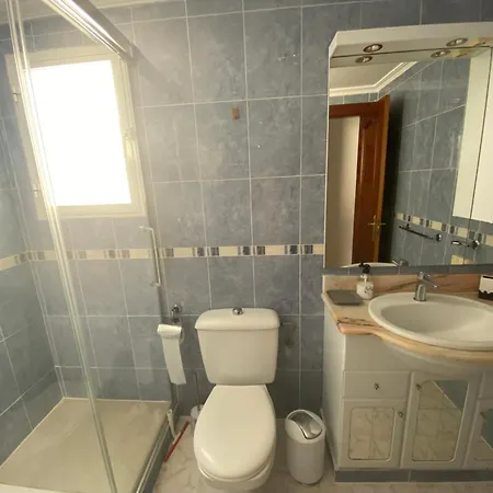 Amplio Con Piscina フエンヒロラ